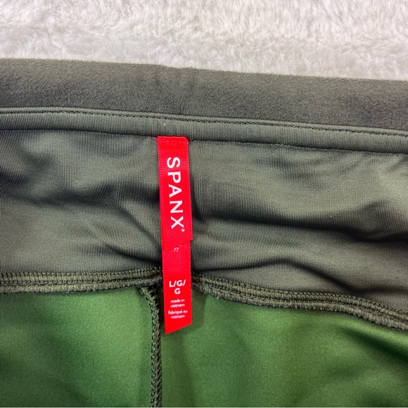Spanx Faux Suede Leggings in Deep Green Womans Size LG Pull On Center Seam  - Picture 7 of 13